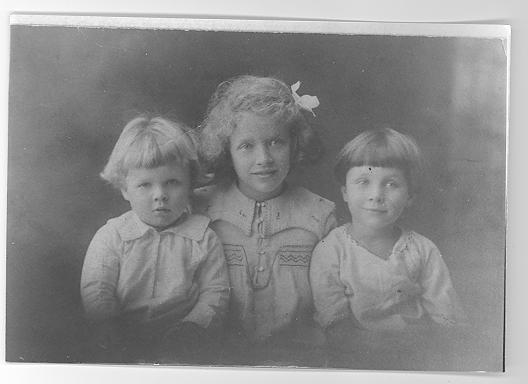 old black and white photos of children. very old black-and-white